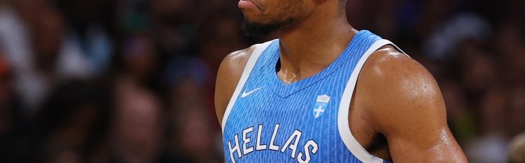 开云官网登录-探囊取物！字母哥首节出战8分钟 6中4轻松得到8分3板