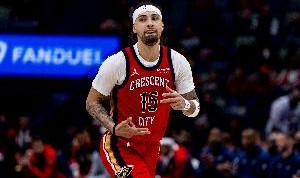 也就看你了！阿尔瓦拉多出战27分钟 16中7贡献17分10助