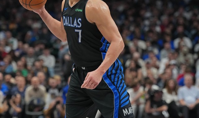 开云app官网下载-克里斯蒂：德怀特·鲍威尔总是做正确的事 能与他并肩作战是享受