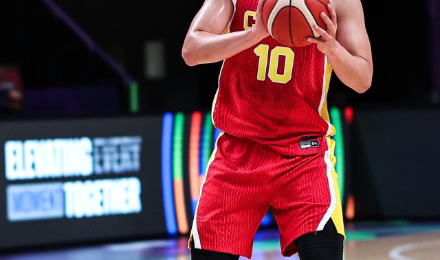 媒体人：王俊杰值得更多尊重&amp;他是青少年的榜样 踏实打球&amp;无花边