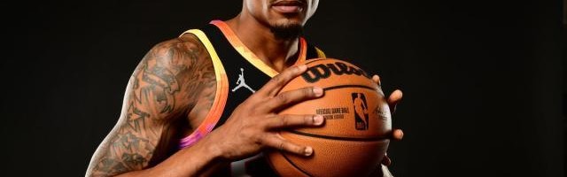 开云官网登录-【观察】比尔如何胜任控卫？太阳需要他化身库里