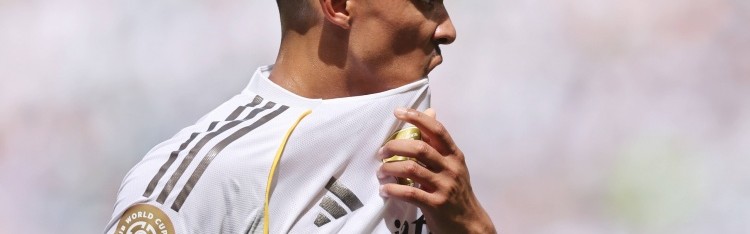 仍需努力…阿诺德西甲首秀1被过&amp;多项防守数据挂0，队内评分最低