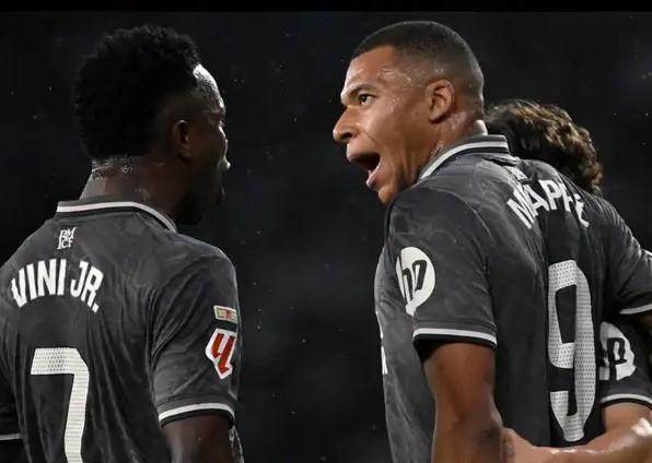 1729408928189083362.jpg 4.jpg